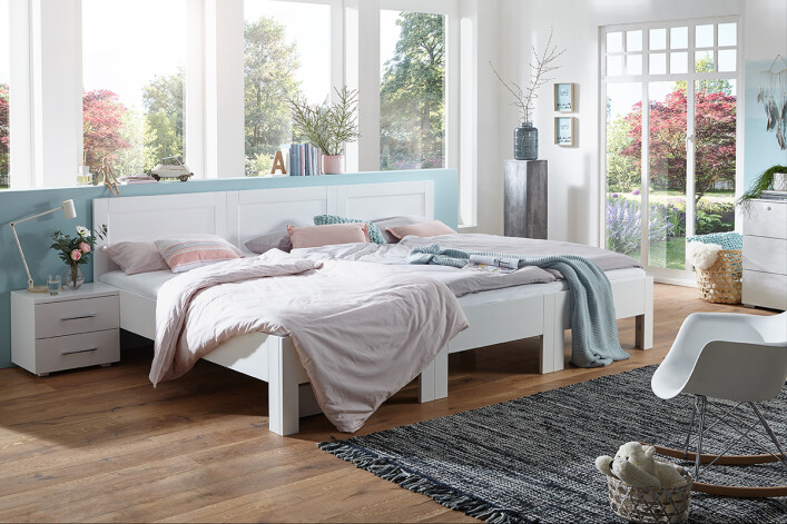 Family Bed RÜGEN | Pine - white lacquered (240-270x200cm)